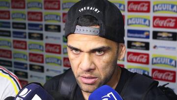 Alves: "Por los panitas, me gustaría que colombia fuera al Mundial"