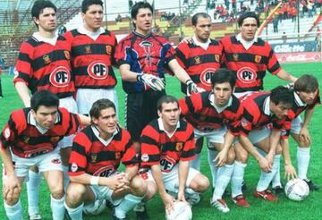 En la Pre-Sudamericana del 2003, el defensa de Rangers Gustavo Semino (primero de derecha a izquierda en la fila superior), tuvo que tomar el puesto de arquero luego de la tarjeta roja a Nicolás Peric. Sin embargo, el zaguero cumplió de buena forma, y contuvo el penal de Felipe Rojas en el duelo ante O'Higgins.