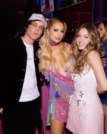 Lukas Gage, Sydney Sweeney y Paris Hilton.