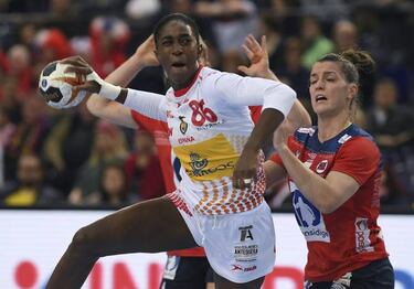 Duro revés para las Guerreras ante las campeonas noruegas