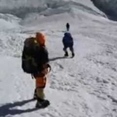 Txikon equipa hasta los 7.850 metros y vuelve al campo base