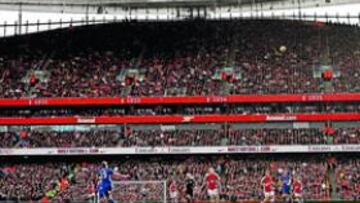 <b>HASTA 2021. </b>Visión panorámica del Emirates Stadium, que llevará este mismo nombre hasta 2021, en un Arsenal-Manchester United.