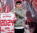 Hugo Novoa renueva con el Leipzig hasta 2024