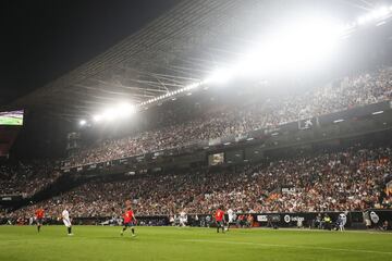 Mestalla se volcó con el partido. 