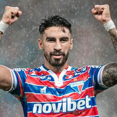 Lucero golpea a Colo Colo