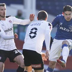 Asistencia de James para que Everton avance en FA Cup