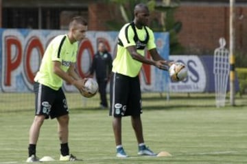 El atacante cumple su primer entrenamiento a servicio de Reinaldo Rueda.