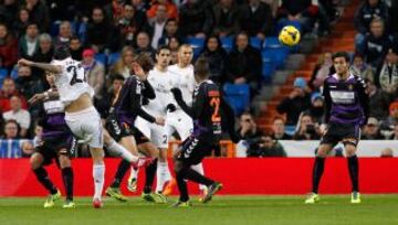 Real Madrid-Valladolid. Disparo de Di María al larguero.