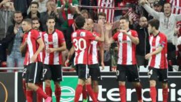 Aduriz y Herrerín sacan de un buen lío al Athletic en el debut