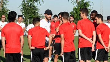 Lenglet, uno más en el primer entrenamiento del Sevilla