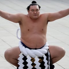 Hakuho, el gran campeón de sumo, dado de alta tras el coronavirus
