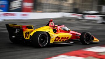 Álex Palou durante la clasificación de la IndyCar en Long Beach.