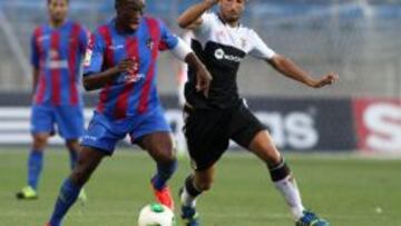 El Levante cae en los minutos de descuento y de penalti