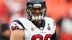 J.J. Watt de Houston Texans calentando antes del encuentro contra Kansas City Chiefs en Arrowhead Stadium, Kansas. Enero 12, 2020.