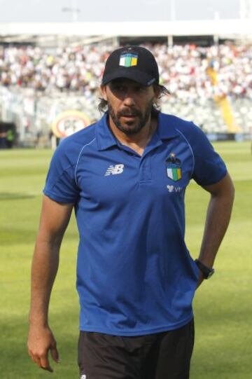 El DT argentino de de O'Higgins percibía $15.548.600 en 2015.