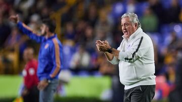 Victor Manuel Vucetich head coach of Mazatlan during the 2nd round match between Tigres UANL and Mazatlan FC as part of the Liga BBVA MX, Torneo Apertura 2024 at Universitario Stadium on January 17, 2024 in Monterrey, Nuevo Leon, Mexico.