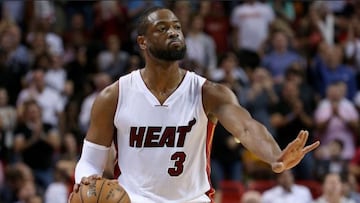 Dwyane Wade se resiste al retiro; jugar¨¢ otro a?o en Miami Heat