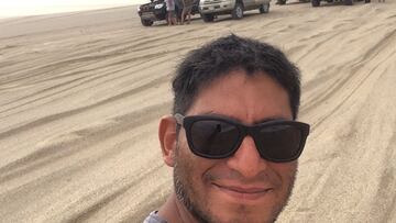 Selfie del fotógrafo Paolo Lopez Zubiaurr en el desierto.
