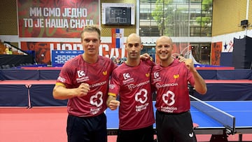 Los jugadores del Cajasur celebran el triunfo sobre el Pontoise
