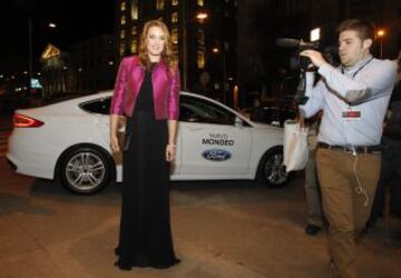 Premios AS 2014. Mireia Belmonte posa junto al nuevo Ford Mondeo.