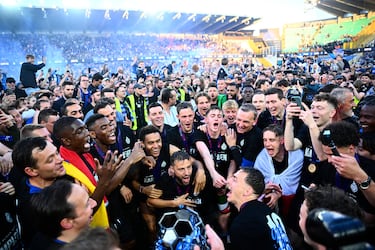 El Brujas, volvió a ganar el título después de que el año pasado se lo llevase el Amberes. El club del noroeste de Bélgica está dominando la liga con cinco campeonatos en las últimas siete temporadas. Aunque esta ha sido la más increíble porque, al término de la liga regular, eran cuartos a 19 puntos del líder, el Saint-Gilloise.