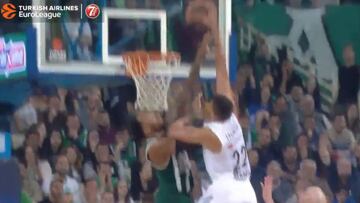 Esto pasa cuando intentas taponar a un 2,21: matazo de Tavares