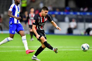 El delantero portugués parecer cómodo sin público en las gradas. Lleva 18 goles en lo que va de temporada en el Eintracht de Francfurt, su mejor registro como profesional. Además, de los doce que sumó la pasada campaña, siete los consiguió tras la reanudación de la Bundesliga, a puerta cerrada, a mediados de mayo.  
