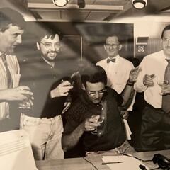 Alfonso Azuara con un espray en el Bernabéu