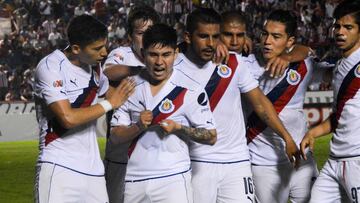 Guadalajara le dio la vuelta al marcador para vencer de visitante y amarrar el liderato de su sector. Fierro y López, los destacados de la noche.