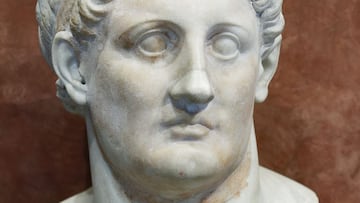 The life of Alexander the Great was full of battles and enemies, but also of his friends who accompanied him like Ptolemy who became Pharaoh of Egypt.