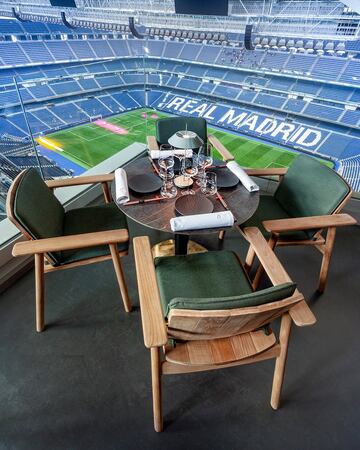 Situado en la décima planta del renovado estadio Santiago Bernabéu.