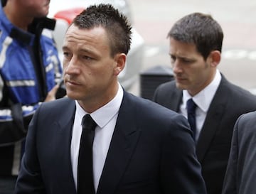 John Terry, llegando a los tribunales de Westminster en julio de 2012 para ser juzgado por los presuntos insultos racistas a Anton Ferdinand.