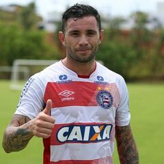 Eugenio Mena es prioridad para llegar a Racing de Argentina