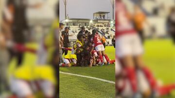 Las jugadoras festejan con euforia después de vencer en penales a Independiente del Valle y asegurar su lugar en la final de la Copa Libertadores Femenina 2024.