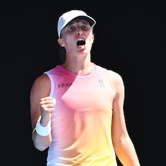 Swiatek, “despiadada”: a semifinales con 14 juegos perdidos