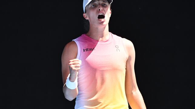 Swiatek, “despiadada”: a semifinales con 14 juegos perdidos