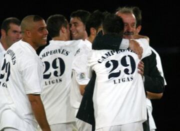 Poco después de conseguir la Liga de Campeones de 2000, llegó a la presidencia del Real Madrid Florentino Pérez y comenzó la conocida como 'Era Galáctica', al incorporar a tres ganadores del Balón de Oro como Luis Figo, Zinedine Zidane y Ronaldo.