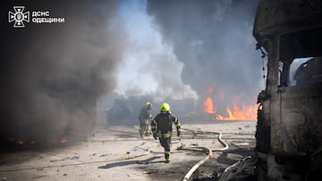 Firefighters work at the site of a Russian missile strike, amid Russia's attack on Ukraine, in Odesa region, Ukraine August 26, 2024. Press service of the State Emergency Service of Ukraine in Odesa region/Handout via REUTERS ATTENTION EDITORS - THIS IMAGE HAS BEEN SUPPLIED BY A THIRD PARTY. DO NOT OBSCURE LOGO.