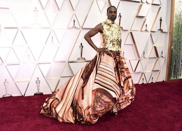 Billy Porter con un vestido de Diles Deacon.