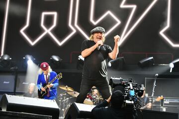 La legendaria banda de hard rock brit¨¢nica-australiana que ha vendido millones de discos anunci¨® que llegar¨¢ a Madrid en varias fechas (12-16 julio). Sus ¨¢lbumes se han vendido en un total estimado de 200 millones de copias.