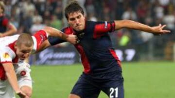 <b>TORO ARAGONÉS. </b>Zapater, con el 21 del Genoa, durante su primera campaña en el 'calcio'.