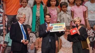 Rafa Nadal posa en el acto de renovación de la alianza entre la Rafa Nadal Foundation y Postcode Lottery de Holanda.