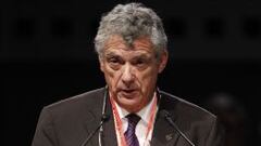 Villar vuelve a regatear el juicio por el fútbol femenino, que no será a puerta cerrada