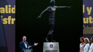 La nueva escultura de Johan Cruyff.
