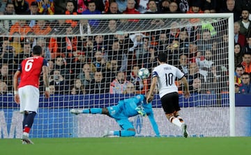 1-1. Dani Parejo marcó de penalti el primer tanto.