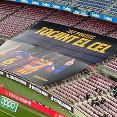 La leyenda iguala al mito: '767 partidos tocando el cielo'