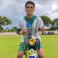 La policía investiga el asesinato de un futbolista decapitado