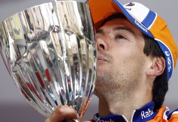 <b> 2007 </b> <br>
La segunda San Remo de Freire lleg車 con otra demostraci車n de superioridad en los metros finales del sprint. Si en la primera que logr車 se lanzaba sobre la meta, en esta ocasi車n alz車 los brazos muy holgado por delante de Allan Davis y Boonen.
