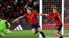 Mateo Joseph celebra su primer gol con la Sub-21