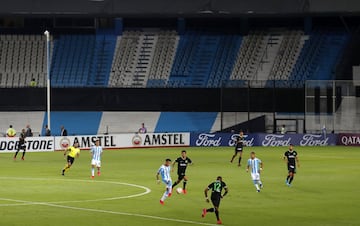 La fecha 3 de la fase de grupos de la Copa Libertadores fue suspendida. La otra semana se comunicará el nuevo cronograma del torneo. 